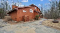 Pete Gay by Avantstay Indoor Heated Pool + Rec Center Near Gore Mountain - WiFi
