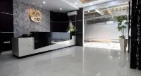 Grand Avira Hotel - parking