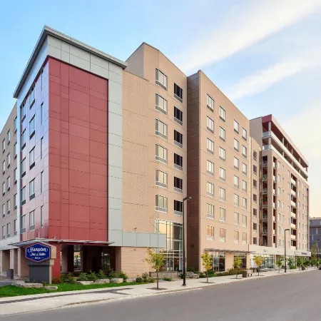 Hampton Inn & Suites by Hilton Quebec City Levis Hotéis em Levis