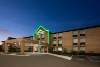 Wingate by Wyndham Livonia - Pet friendly