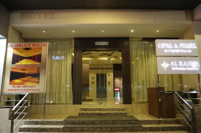 Avenue Hotel Hotels near Pothys Swarnamahal