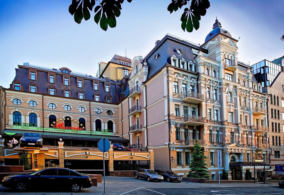 hotel overview picture
