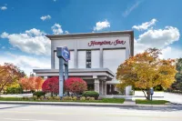 Hampton Inn Traverse City - parking