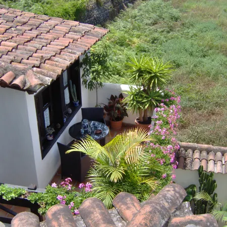 Rustic Holiday Home with Balcony and Sea View