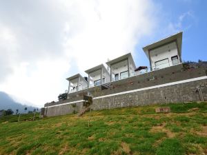 Mountain Trails | Rooms in a Pool Villa