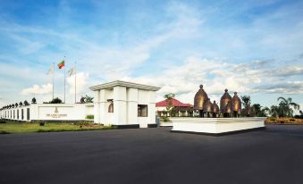 The Lake Garden Nay Pyi Taw - MGallery