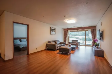 Pyeongchang Dunamjae 700 Pension Отели рядом с достопримечательностью «MonaYongPyong - Ski Resort»