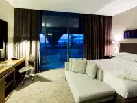Hilton Mexico City Santa Fe Hotels near Park Plaza