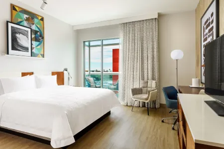 Hampton Inn & Suites by Hilton Santa Monica