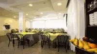 Hotel Scarlet