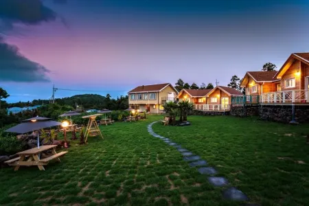 Seogwipo Lemon Balm Pension Отели рядом с достопримечательностью «The Venice Land»