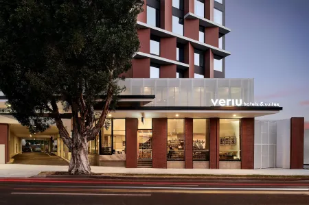 Veriu Green Square Отели рядом с достопримечательностью «Библиотека Грин сквер»