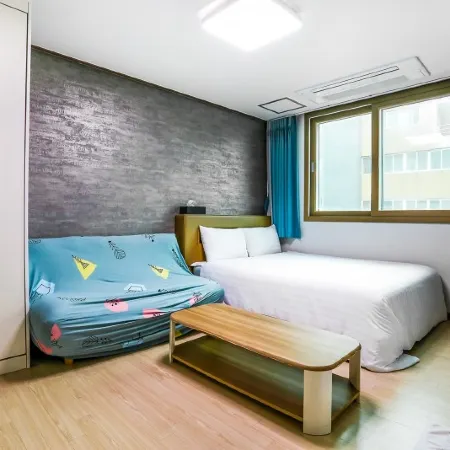 Jeju Woljeongri Badabyeol Pension Отели рядом с достопримечательностью «Пляж Джимйонг»