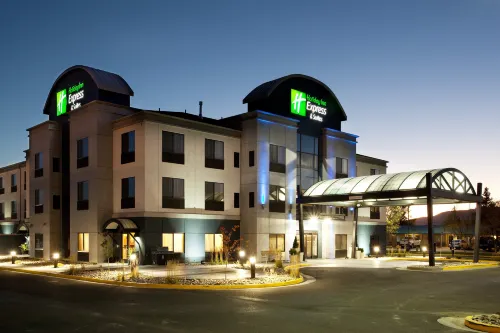 ฮอลิเดย์ อินน์ เอ็กซ์เพรส โรงแรม & สวีท ร็อค สปริงส์ กรีน ริเวอร์ บาย IHG - 3 ดาว