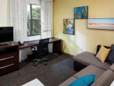 เรสซิเดนซ์อินน์ บาย แมริออท สนามบินและท่าเรือท่องเที่ยวฟอร์ตลอเดอร์เดล โรงแรมในดาเนียบีช