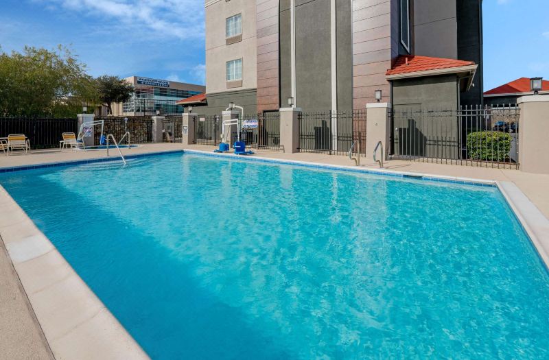 La Quinta Inn & Suites by Wyndham Fort Worth Arlington West photo 3