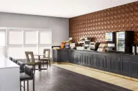 Wingate by Wyndham Lethbridge - breakfast