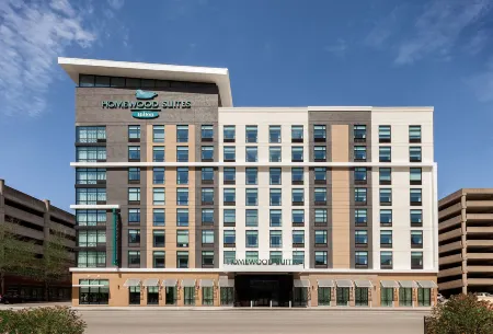 Homewood Suites by Hilton Louisville Downtown Отели рядом с достопримечательностью «Мост «Большой четвёрки»»
