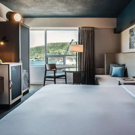 DoubleTree by Hilton St. John's Harbourview