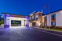 Comfort Suites Hotels near Walmart Garden Center