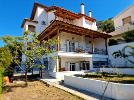 The Mirador Boutique Villa with Scenic Sea View