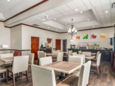 クオリティ イン スワニー I-85 スワニーのホテル