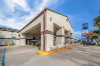 Motel 6 Laredo, TX - North I-35 Hotels in Laredo