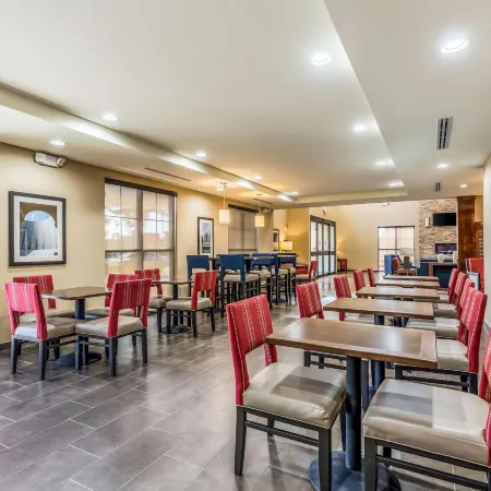 Comfort Suites