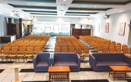 Ramayana Hotel & Restaurant Tasikmalaya Отели рядом с достопримечательностью «Teknik Informatika»