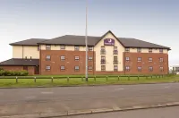 Premier Inn Stafford North (Spitfire) فنادق في Creswell