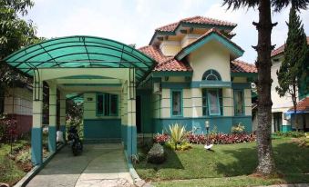 Santibi's Villa Kota Bunga Seruni J