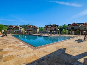 Mountain Sunrise Pool Cottage