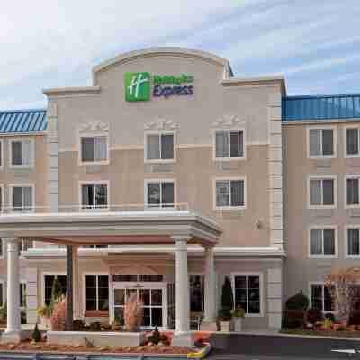 Holiday Inn Express Boston-Milford Hotel Exterior