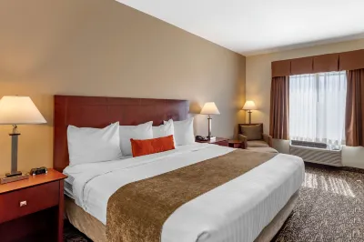 Best Western Plus Louisville Inn  Suites فنادق في Louisville