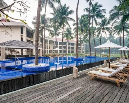 Silver Waves Resort & Spa - Daman โรงแรมในดามัน