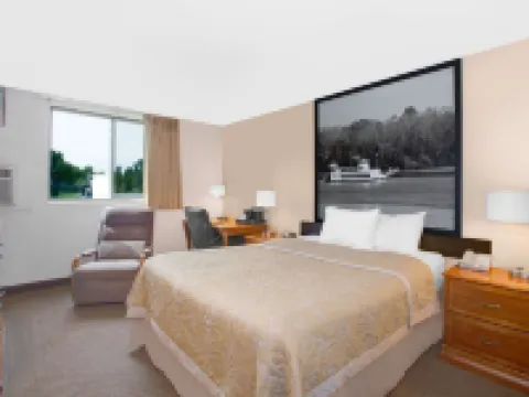 Super 8 by Wyndham Clear Lake Hotels in Clear Lake