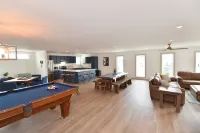 Holiday Inn Express WISCONSIN DELLS by IHG - Parking