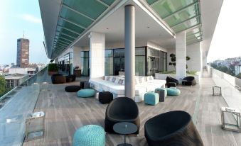 1. Hilton B..
