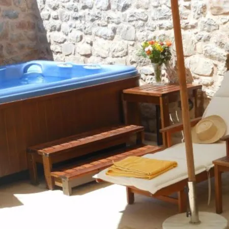 Angelica Traditional Boutique Hotel