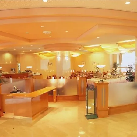 Yamagata Kokusai Hotel Отели рядом с достопримечательностью «Буншокан»