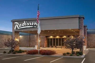 Radisson Hotel and Conference Center Fond du Lac Отели в г. Фонд дю Лак