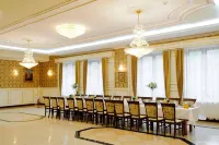 Hotel - Dworek Tryumf Hotels in Ксенжино