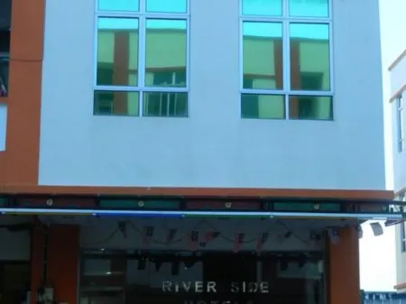 Riverside Hotel