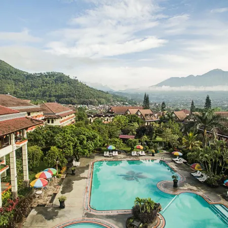 Royal Hotel and Villa Batu