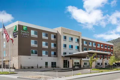 Holiday Inn Express & Suites Ukiah Hotel di Ukiah