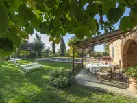 La Capannina Fattoria Santa Vittoria附近的飯店