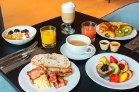 Golden Tulip Saint Malo - le Grand BÉ - breakfast