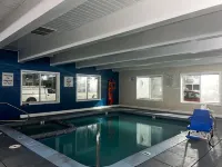 Days Inn & Suites by Wyndham Norton Shores/Muskegon Hotels in Muskegon