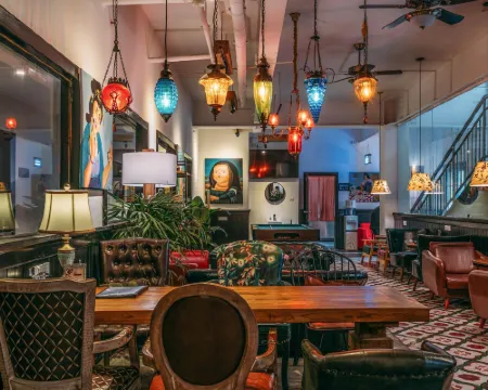 POSHPACKER Tuobanxie Youth Hostel and Travel Homestay (Chengdu Taikoo Li Chunxi Road Subway Station) Hotéis em Chengdu