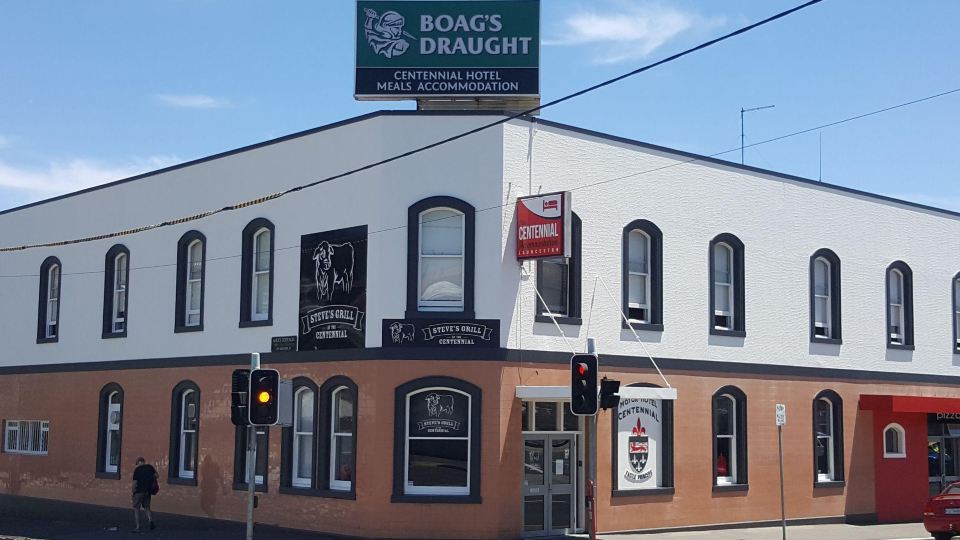 Centennial Inn on Bathurst